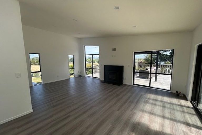 Photo of property in 12 Brooker Place, Waipukurau, 4200