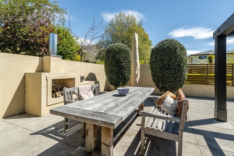 Photo of property in 19 Blacksmiths Lane, Wanaka, 9305