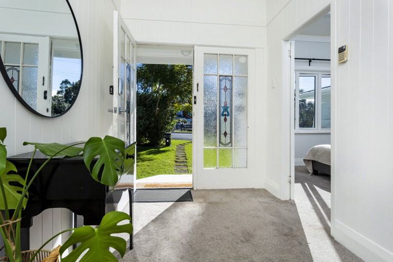 Photo of property in 313 Royal Road, Massey, Auckland, 0614