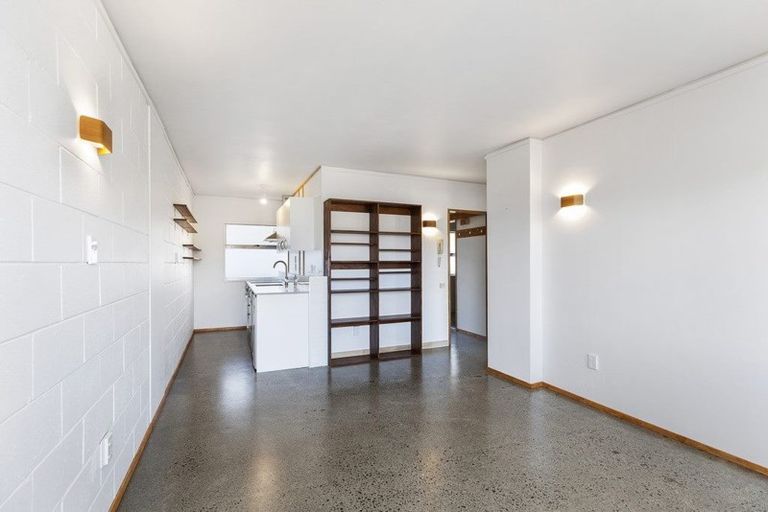 Photo of property in Melksham Towers, 501/131 Brougham Street, Mount Victoria, Wellington, 6011