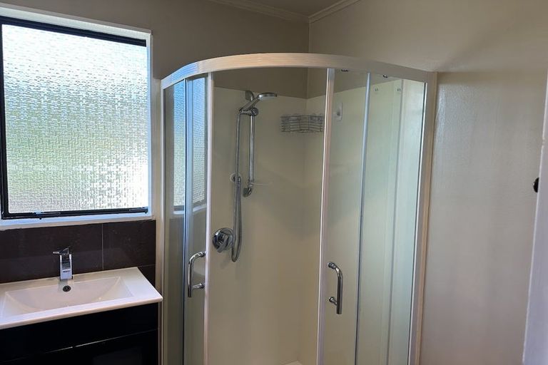 Photo of property in 33 Nassau Avenue, Grenada North, Wellington, 5028