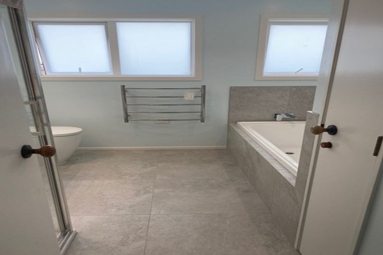 Photo of property in 1/47 Stanley Avenue, Milford, Auckland, 0620