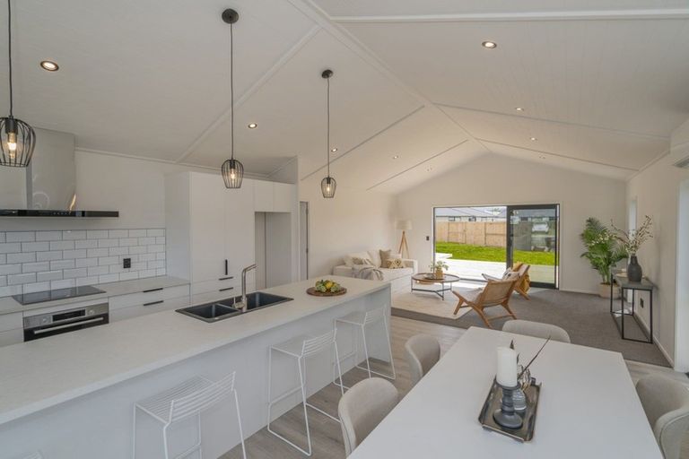 Photo of property in 26 Palm Drive, Whitianga, 3510