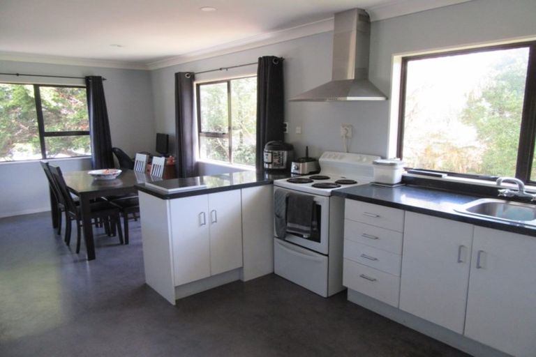 Photo of property in 9 Oaklands Grove, Clouston Park, Upper Hutt, 5018