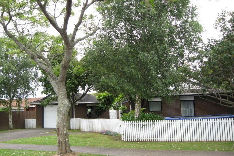 Photo of property in 13 Evanda Crescent, Conifer Grove, Takanini, 2112