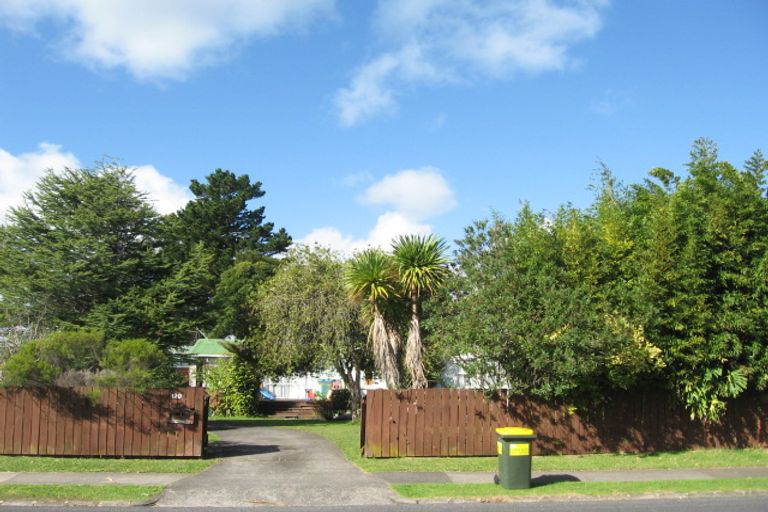 Photo of property in 120 Ennis Avenue, Pakuranga Heights, Auckland, 2010