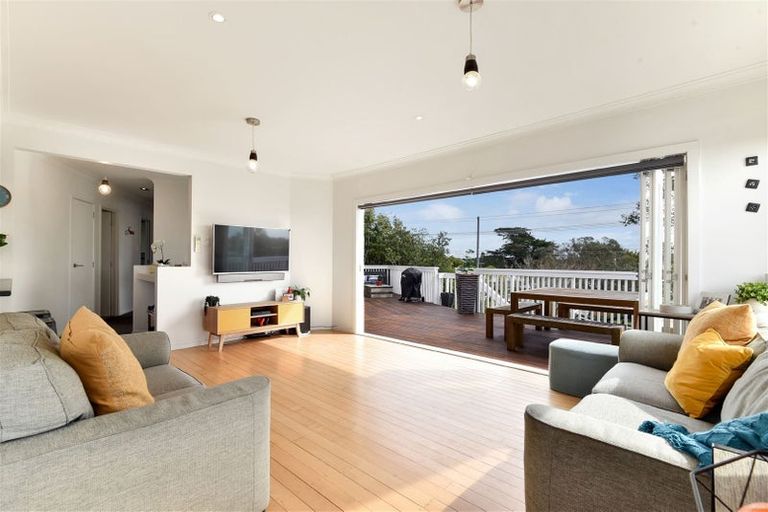 Photo of property in 1/70 Juniper Road, Sunnynook, Auckland, 0620