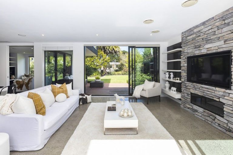 Photo of property in 79 Fendalton Road, Fendalton, Christchurch, 8014