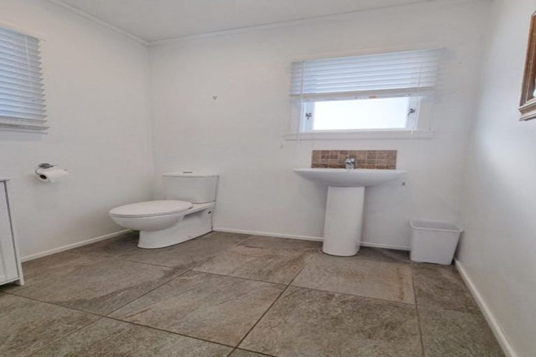 Photo of property in 20 Dobell Road, Stanmore Bay, Whangaparaoa, 0932