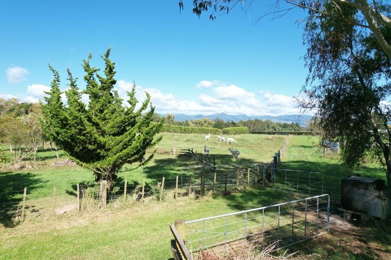 Photo of property in 3 Avenue North Road, Levin, 5510