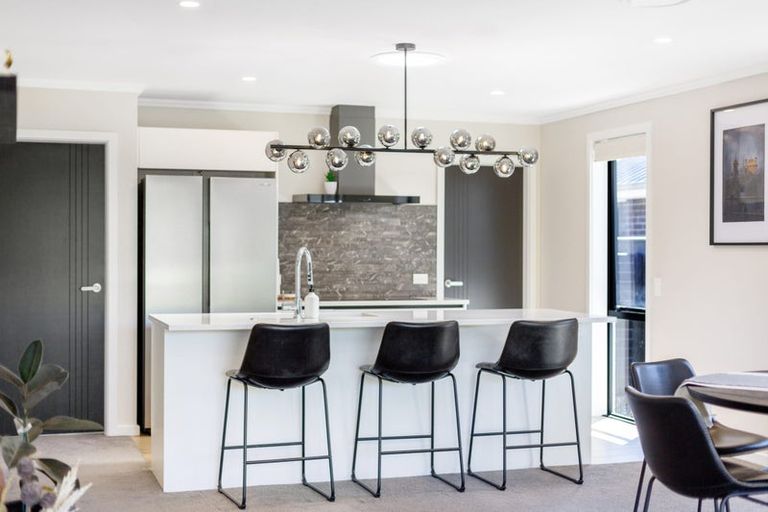 Photo of property in 3 Foremast Place, Whitby, Porirua, 5024