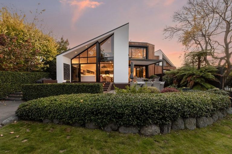 Photo of property in 44 Gleneagles Terrace, Ilam, Christchurch, 8053