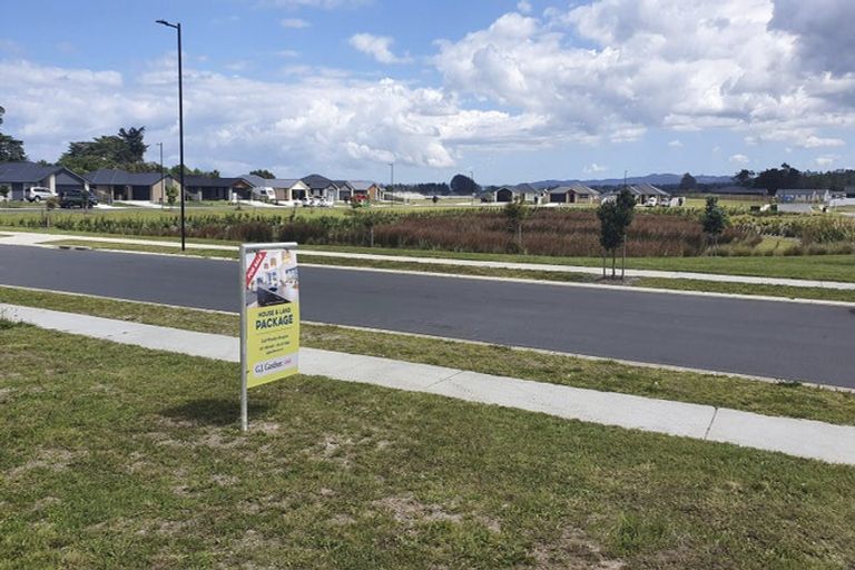 Photo of property in 49 Kaurinui Crescent, One Tree Point, 0118