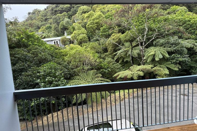 Photo of property in 4/8 Kaitawa Road, York Bay, Lower Hutt, 5013