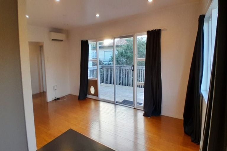 Photo of property in 13 Vandeleur Avenue, Birkdale, Auckland, 0626