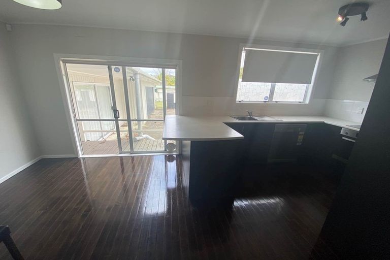 Photo of property in 40 Seymour Road, Sunnyvale, Auckland, 0612