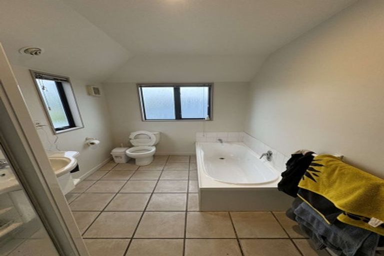 Photo of property in 72 Wharenui Road, Upper Riccarton, Christchurch, 8041