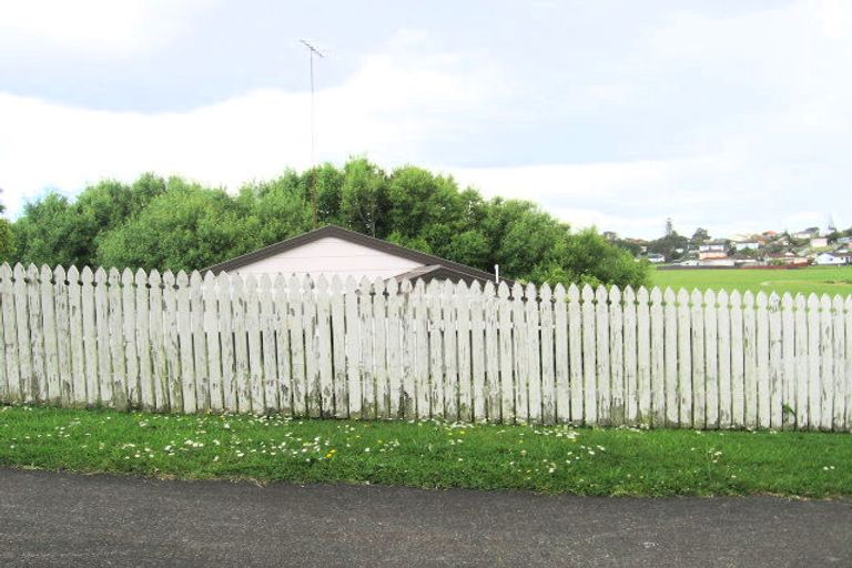 Photo of property in 17 Malaspina Place, Papatoetoe, Auckland, 2025