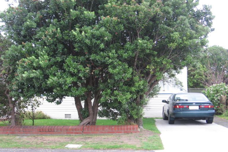 Photo of property in 5 Pirie Crescent, Moera, Lower Hutt, 5010