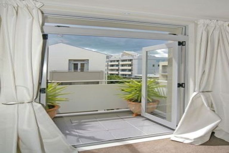 Photo of property in Marrakech Cafe, 51/305 Evans Bay Parade, Hataitai, Wellington, 6021