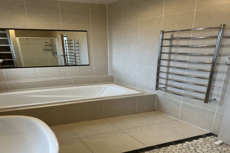 Photo of property in 139d High Street, Oxford, 7430