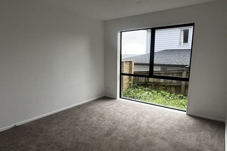 Photo of property in 9/233 Great North Road, Henderson, Auckland, 0612