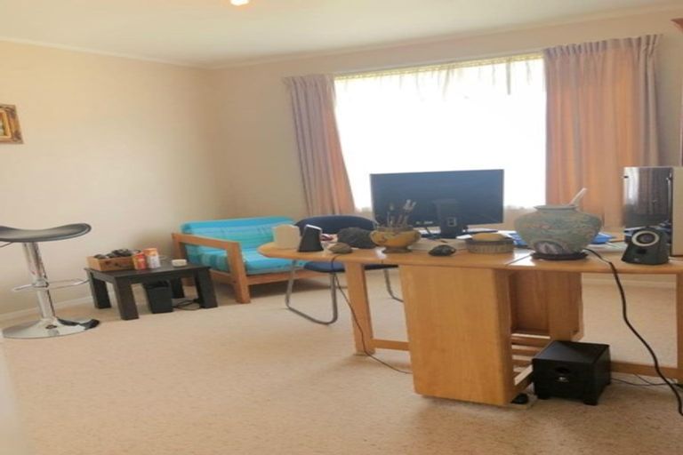 Photo of property in 1/6 Penion Drive, Flat Bush, Auckland, 2023