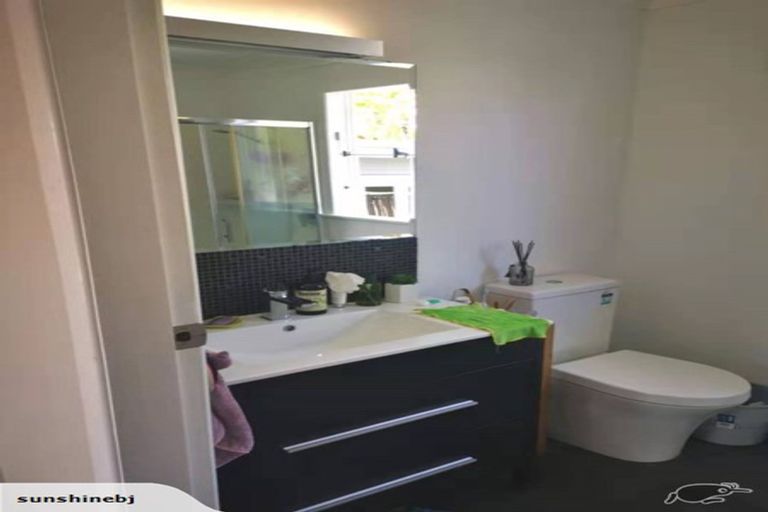 Photo of property in 1/53 Tramway Road, Beach Haven, Auckland, 0626