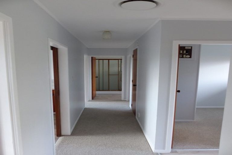 Photo of property in 2/9 Evans Road, Glen Eden, Auckland, 0602