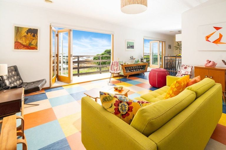 Photo of property in 158 The Esplanade, Houghton Bay, Wellington, 6023