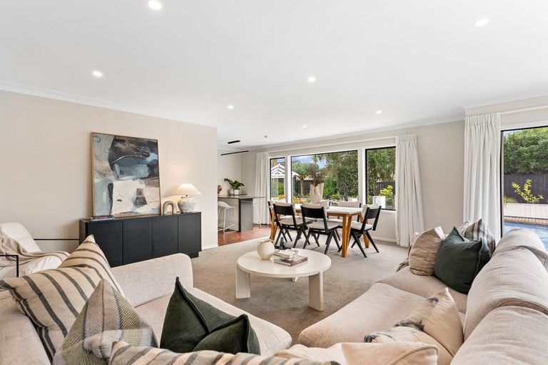Photo of property in 10 Springfield Street, Forrest Hill, Auckland, 0620