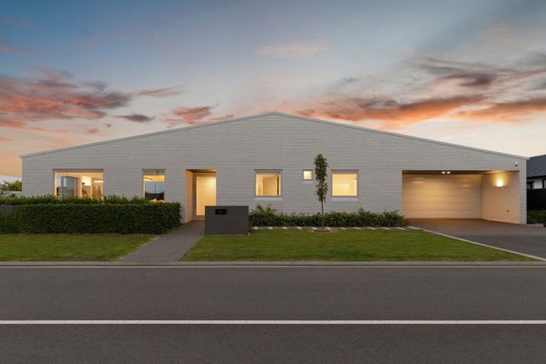 Photo of property in 37 Finstock Way, Rolleston, 7614