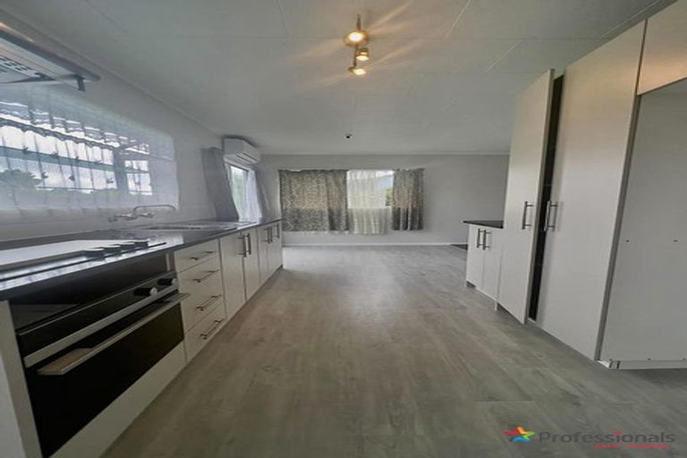 Photo of property in 78 Burundi Avenue, Clendon Park, Auckland, 2103