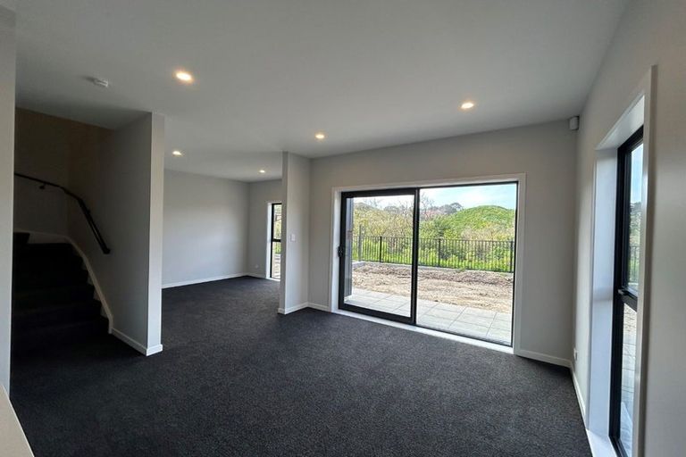 Photo of property in 28 Koreke Close, Kenepuru, Porirua, 5022