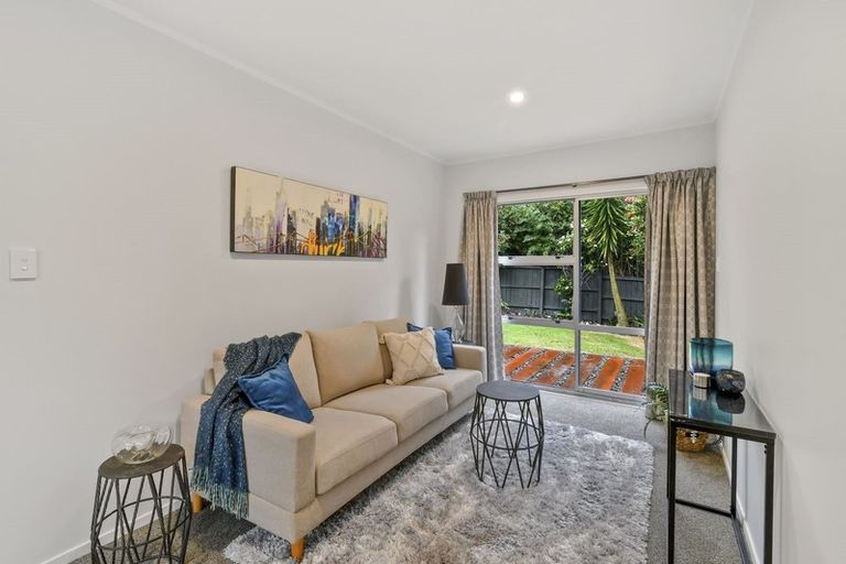 Photo of property in 18a Hillcrest Grove, Hillpark, Auckland, 2102