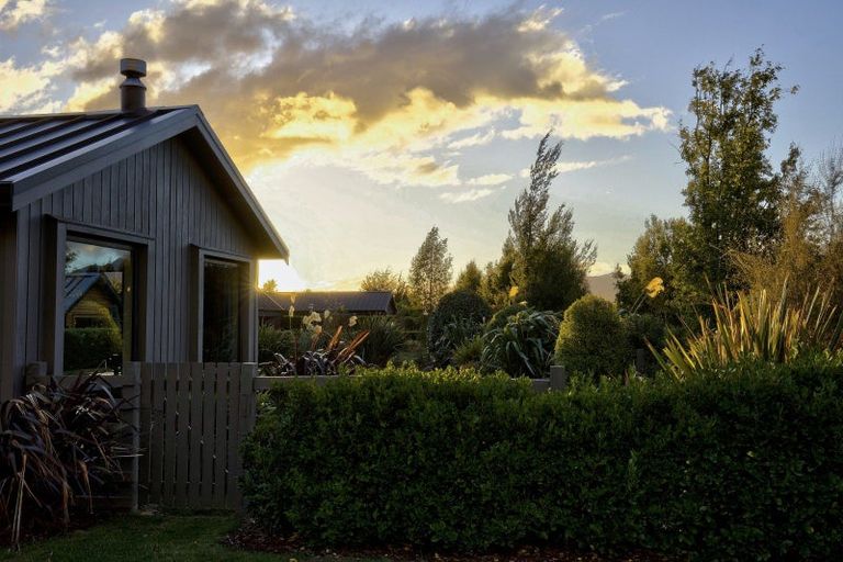 Photo of property in 14 Jacks Point Rise, Jacks Point, Queenstown, 9371