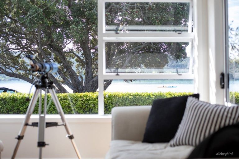 Photo of property in 21 Cliff Street, Raglan, 3225