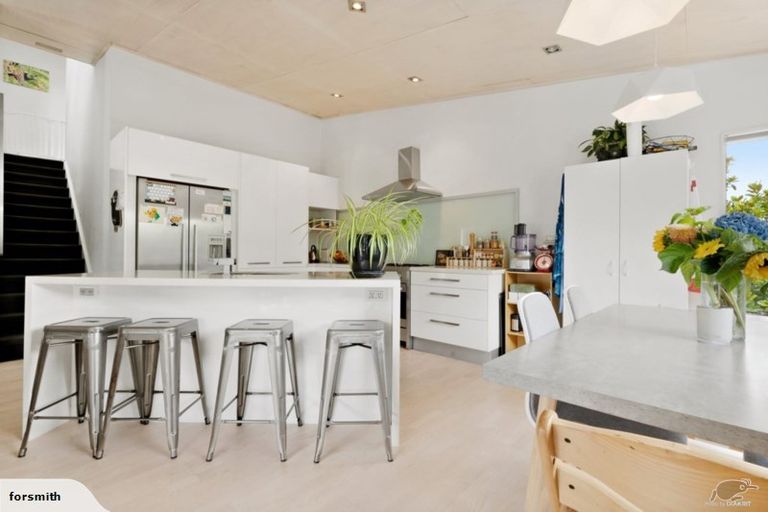 Photo of property in 17 Andre Rise, Stanmore Bay, Whangaparaoa, 0932