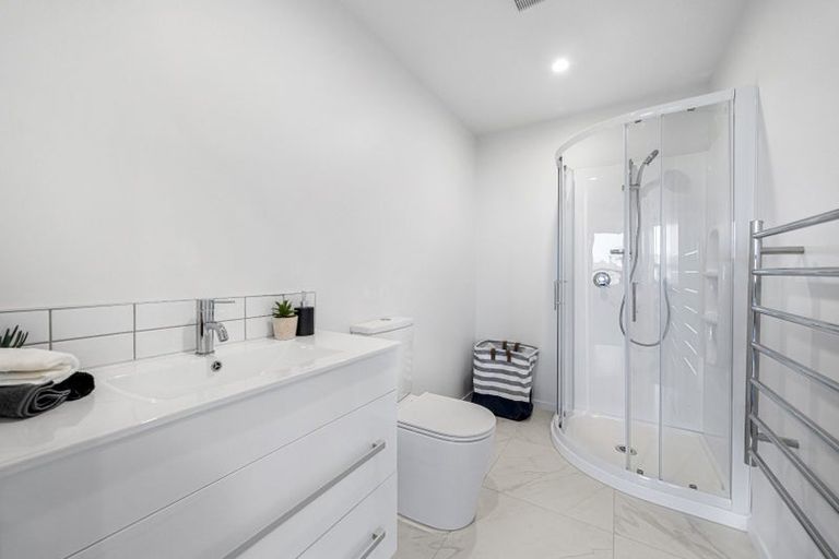 Photo of property in 18 Cathie Place, Karori, Wellington, 6012