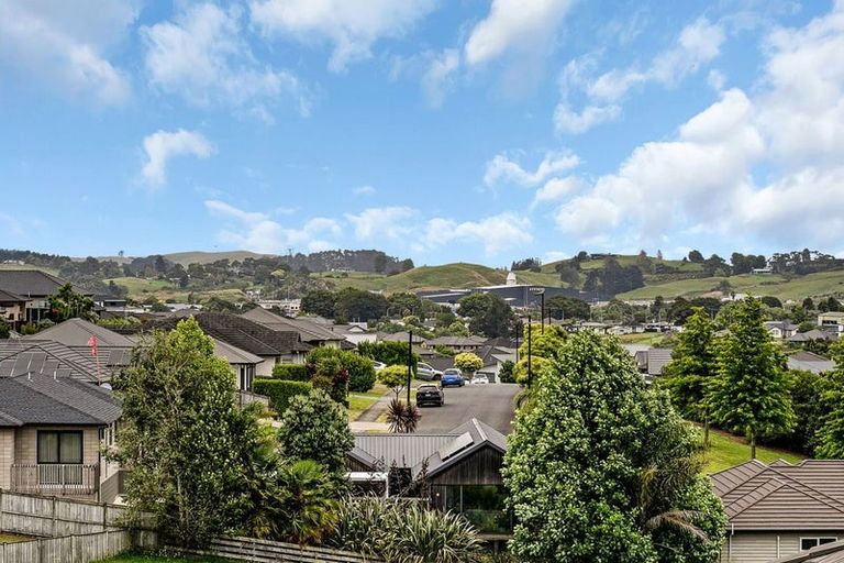 Photo of property in 21 Parkgrove Crescent, Pokeno, 2402