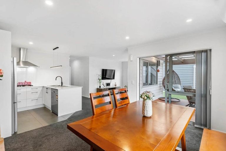 Photo of property in 96 Kuaka Drive, Takanini, 2112