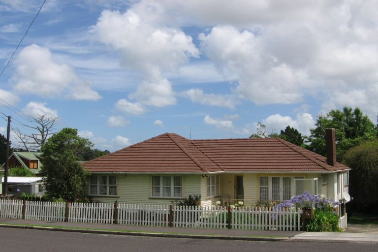 Photo of property in 34 Saxon Street, Waterview, Auckland, 1026