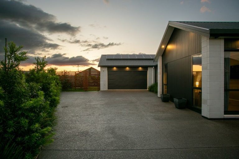 Photo of property in 75 Baxter Michael Crescent, Cambridge, 3434