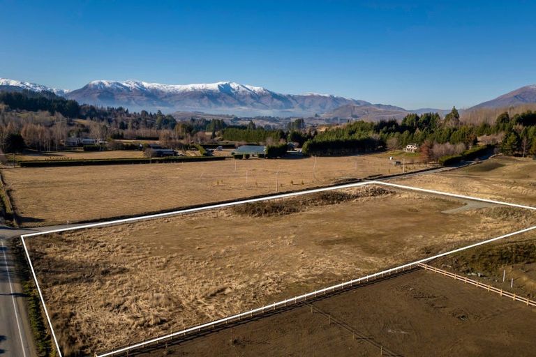 Photo of property in 12 Fitzpatrick Road, Dalefield, Queenstown, 9371
