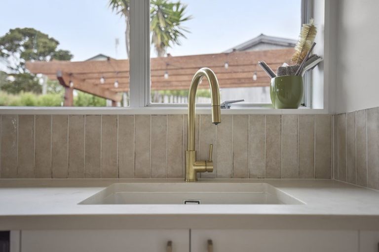 Photo of property in 12 Little Barrier Avenue, Manly, Whangaparaoa, 0930