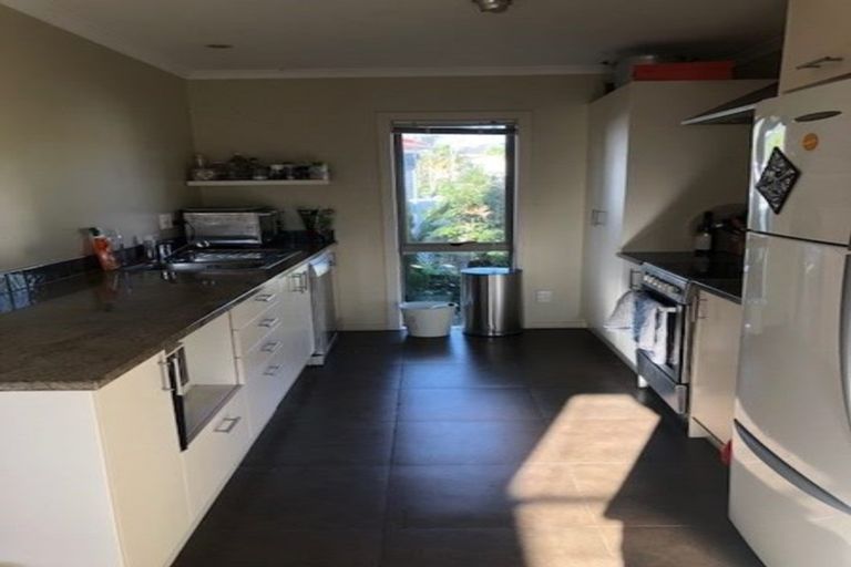 Photo of property in 11 Fifeshire Street, Belmont, Auckland, 0622