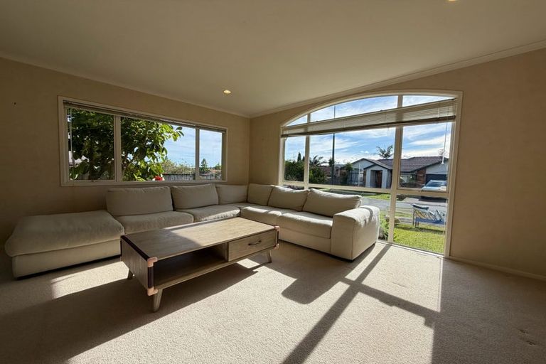 Photo of property in 12 Adrigole Place, East Tamaki, Auckland, 2013