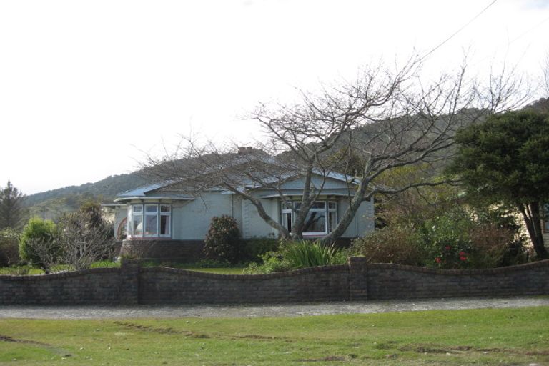 Photo of property in 55 Fox Street, Cobden, Greymouth, 7802