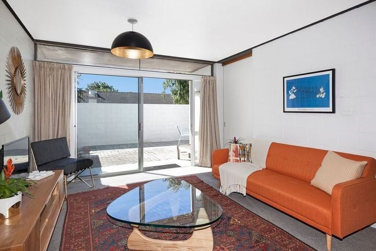 Photo of property in 21 Newbridge Place, Ilam, Christchurch, 8041