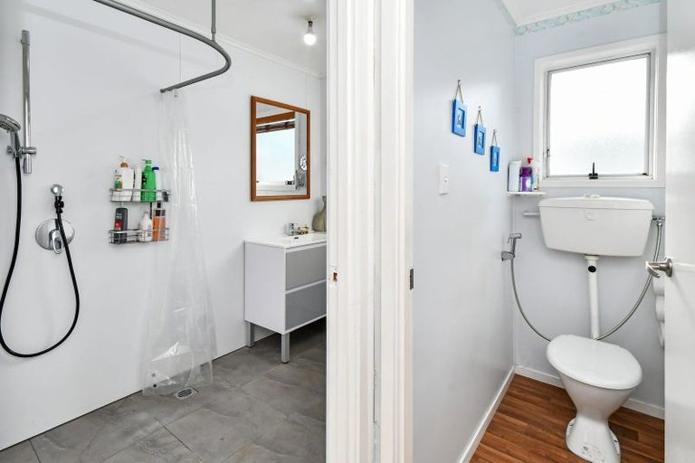 Photo of property in 14 Seaward Place, Wattle Downs, Auckland, 2103